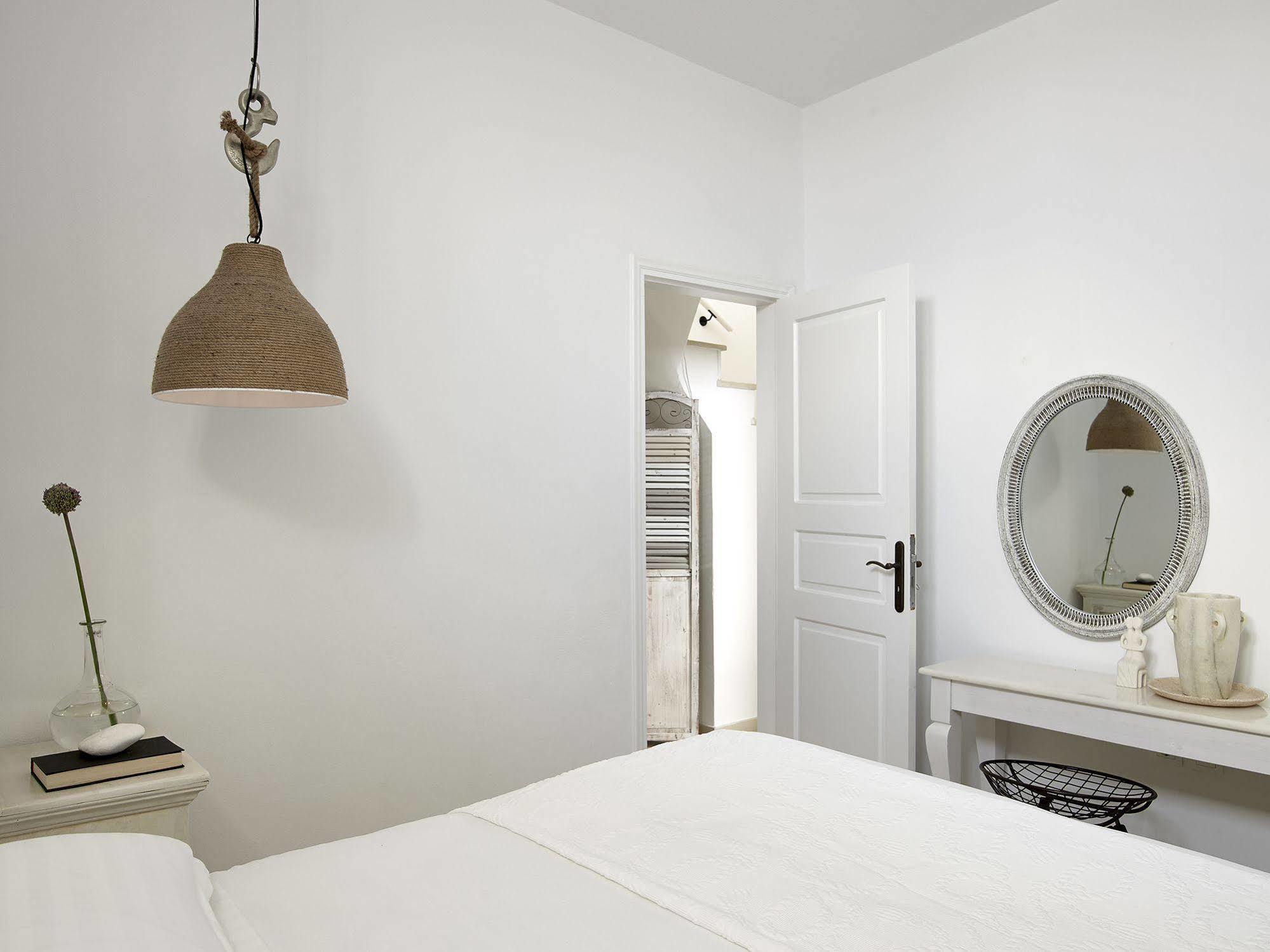 אויה Mythique Villas & Suites מראה חיצוני תמונה