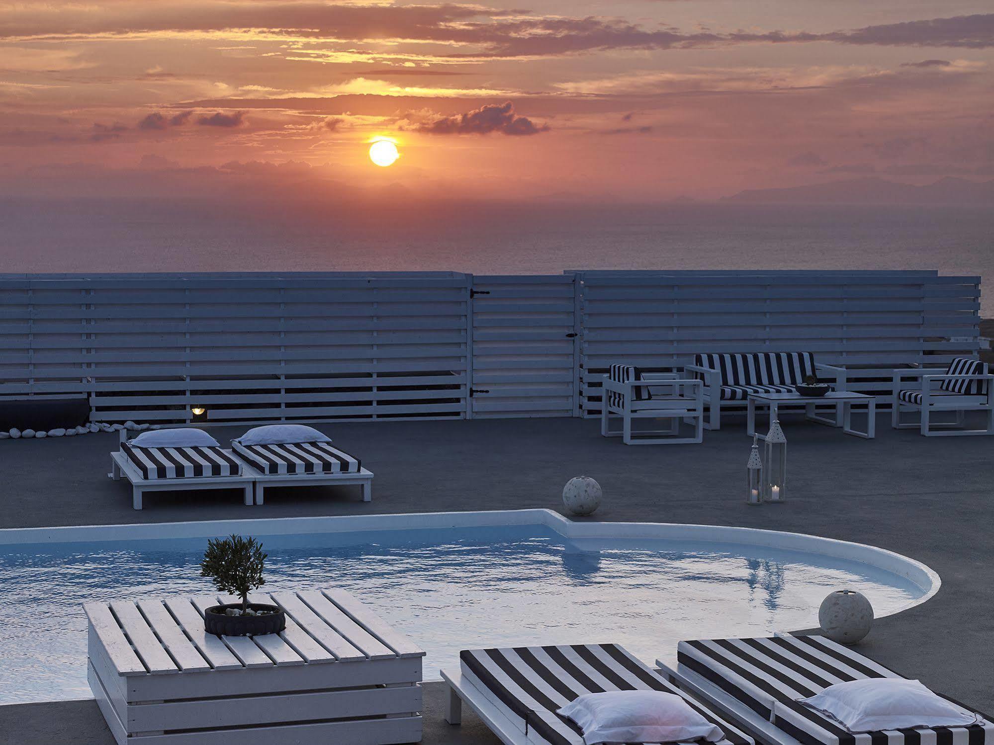 אויה Mythique Villas & Suites מראה חיצוני תמונה